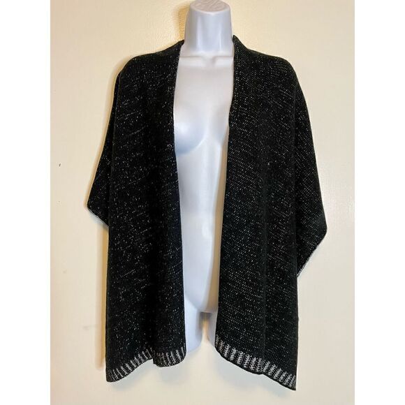 BCBGeneragtion poncho/shrug in black and grey NWT one size - Picture 8 of 11
